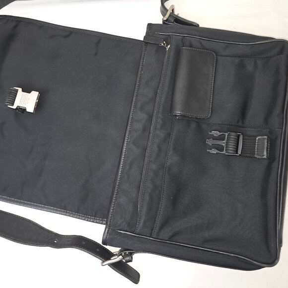 Coach 5118 Track Black Cabriolet Canvas & Leather Crossbody Laptop Messenger - Picture 12 of 16